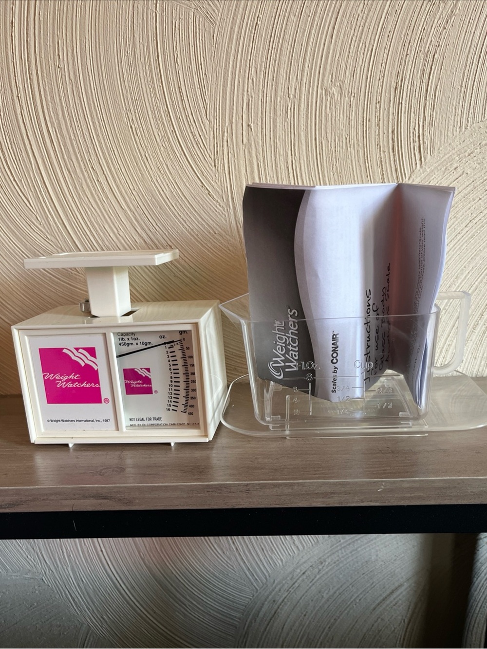 CONAIR Weight Watchers Cream Scale‎ with Pink Logo Accent